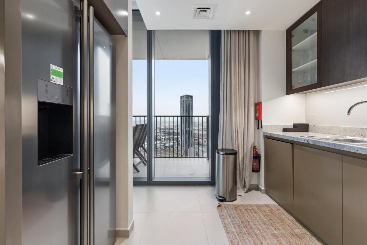 Breathtaking City Views From Dt Apt With Terrace Dubai Dış mekan fotoğraf